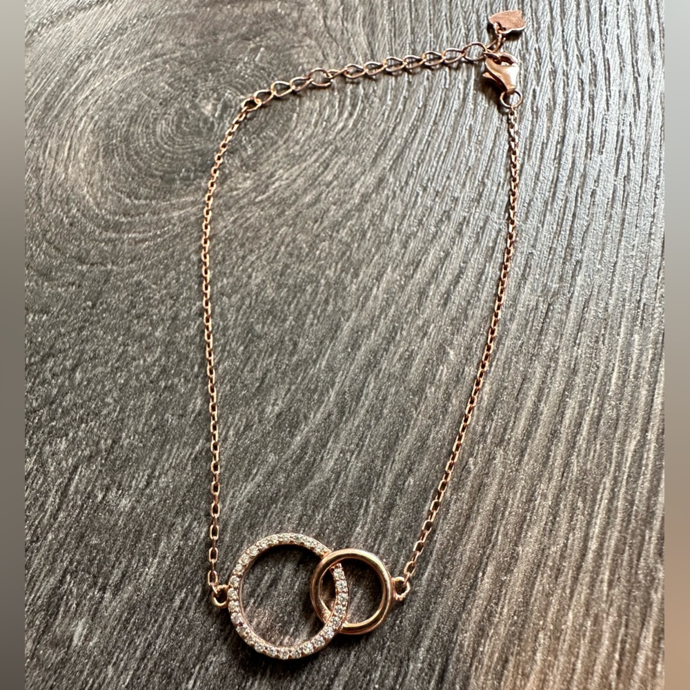 NWOT Rose gold plated bracelet